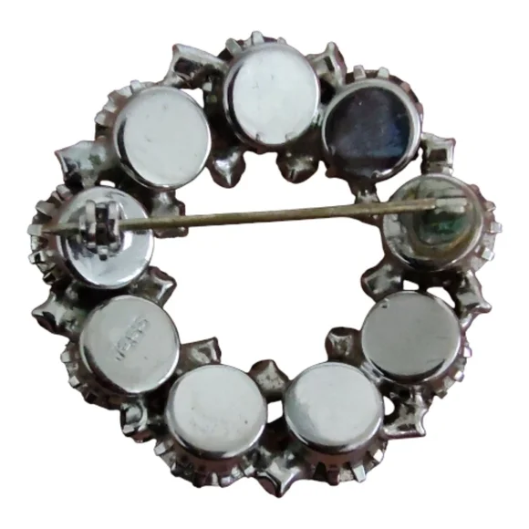 Vintage Albert Weiss Rhinestone Wreath Brooch – Signed - Picture 5 of 7